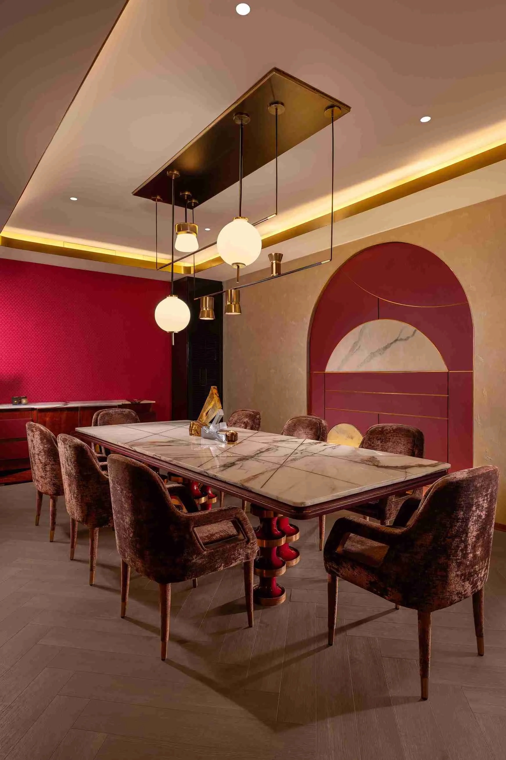 Diviana Dorian - Dining Table