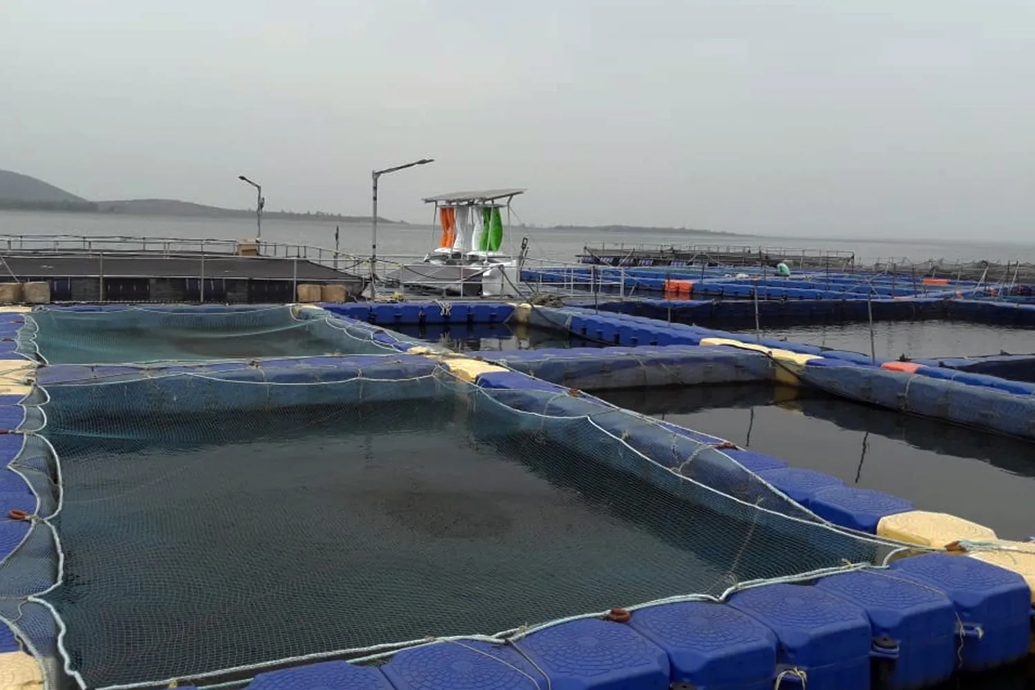 Windstream Floatmill Wind and Solar Hybrid Energy System by Windstream 3 3