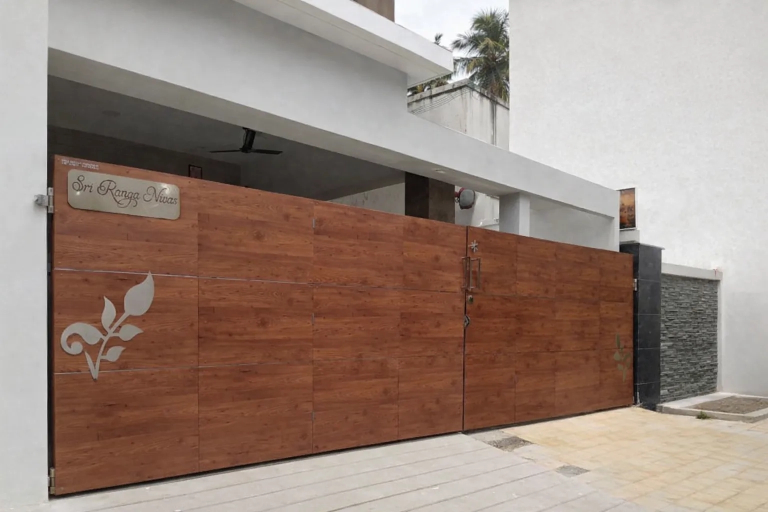 Shree Kumaran Automated Gate by Shree Kumaran Engineering : Colours available: Brown 4 4