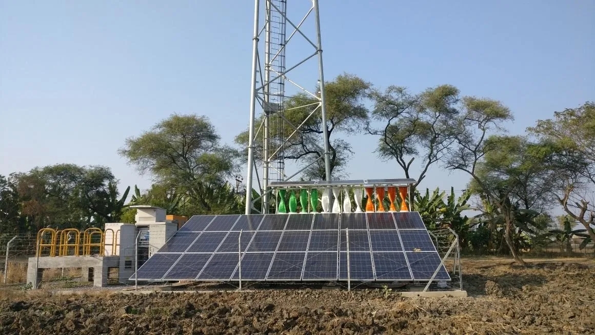 Windstream Towermill Wind and Solar Hybrid Energy System by Windstream 4 4