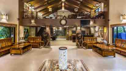 Hotel Lounge in The Fern Resort
