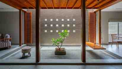 Courtyard in H House