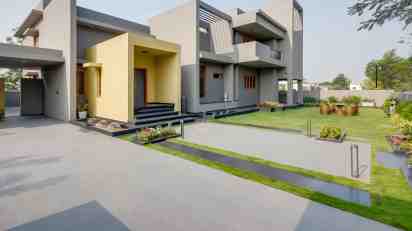 Frontyard in Maliwal Residence