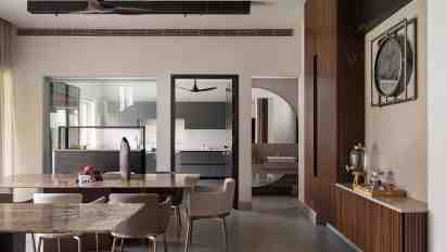Transitional Space in Mville Mehroofs Residence