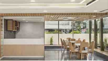 Hospital Cafeteria in Fortis Hospital