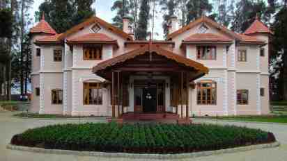 House Exterior of Fingerpost House