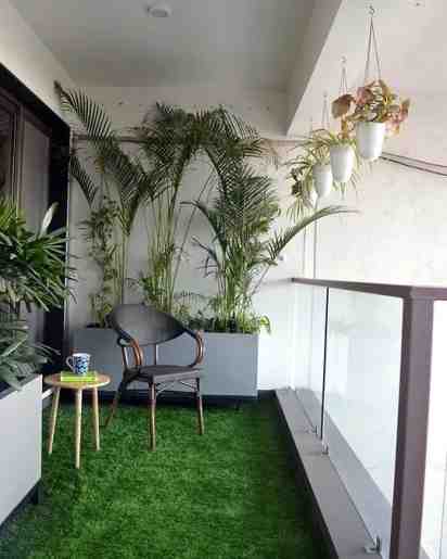 Balcony in Stepped Green Apartment