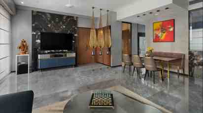 Transitional Space in Reflection Apartment