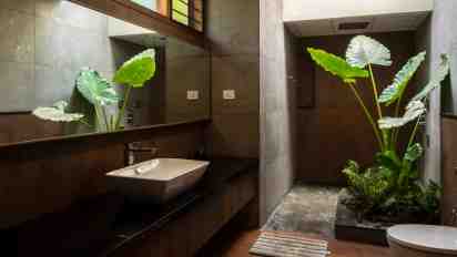 Bathroom in Thoroughfare House