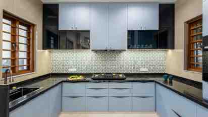Kitchen in House of Curves