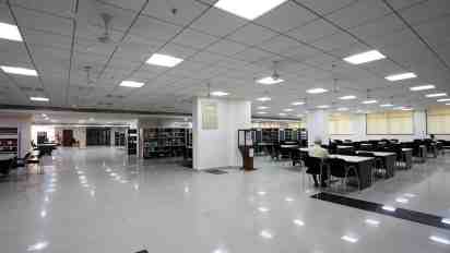 Library Interior of M.P. Shah Medical College