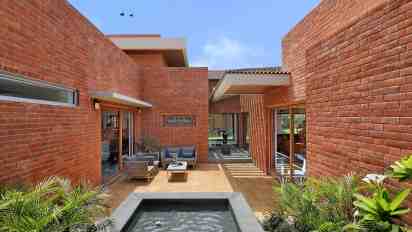 Courtyard in Yahvi House