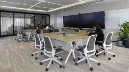 Office Workstation in Russell Investments office