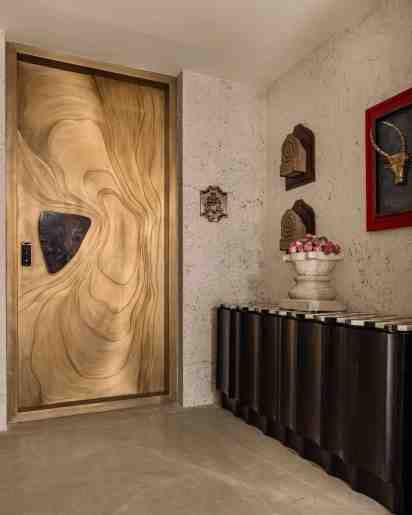 Foyer in Verdant Rose Residence