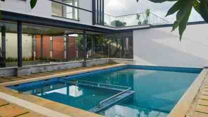 Swimming Pool in Red Apple Farmhouse