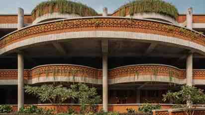 College Exterior of Bharatia Polytechnic in Animal Husbandry