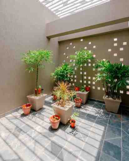 Courtyard in Pixel Box House