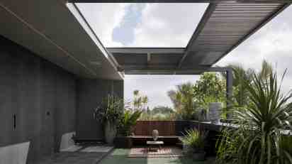 Rooftop in Whispering Curves House