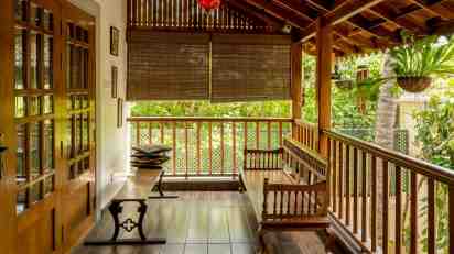Balcony in Puthran Sima Residence