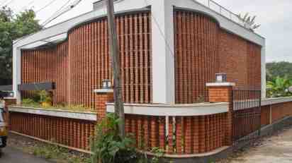 House Exterior of Round Corner House