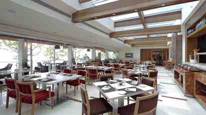 Restaurant Interior in Jaypee Residency Manor Hotel