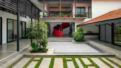 Courtyard in The Club Of Courts