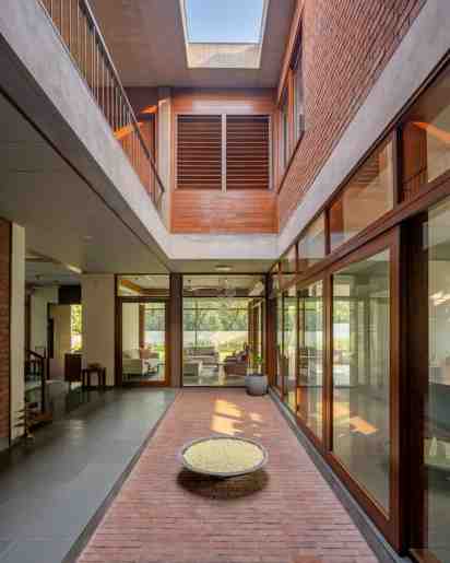 Courtyard in Terracotta House