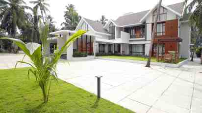 Frontyard in Dr. Faizal Residence