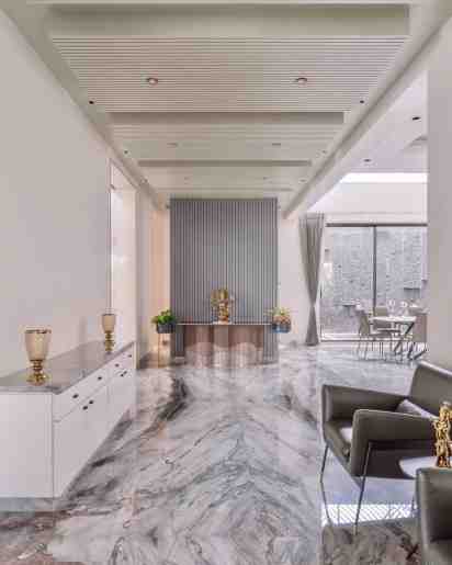 Transitional Space in B3 House