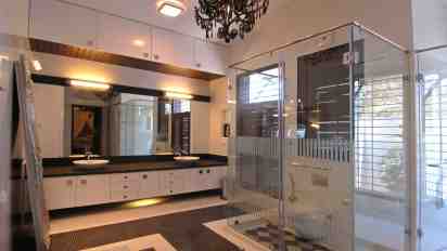Bathroom in Shangrila Villa