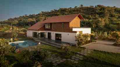 Swimming Pool in Ishavas House
