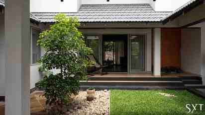 Courtyard in Ajay isaac Residence