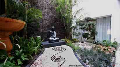 Courtyard in Narendra Akhotiya Residence