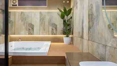 Bathroom in The House of Frames video thumbnail