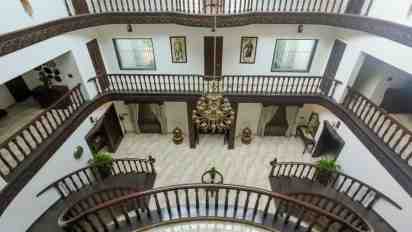 Transitional Space in Surendar Singh Residence
