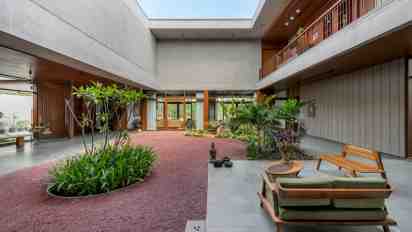 Courtyard in The Monolithic House