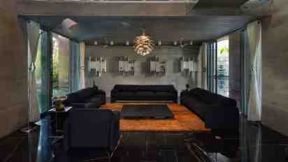 Living Room in Moving Landscapes House