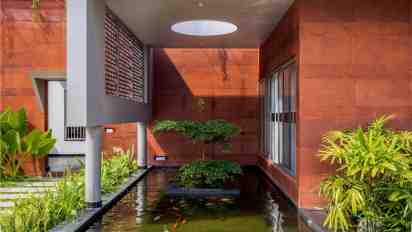 Courtyard in Red Wall Residence