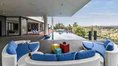 Swimming Pool with Poolside Lounge Sofa in Infinity House