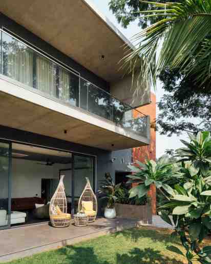 Backyard in Tavish House