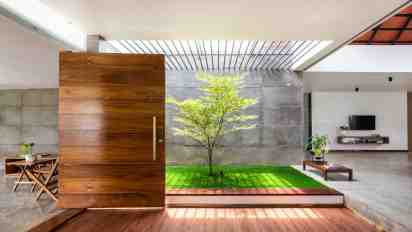 Courtyard in Caer House