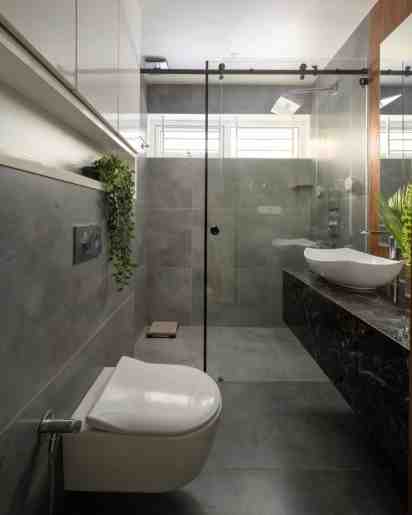 Bathroom in The White Cantilever House