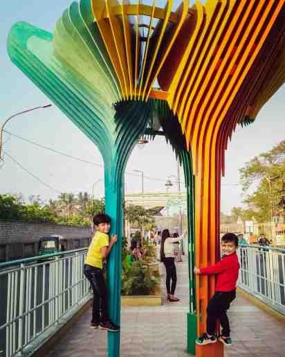 The Vibrant Walkway