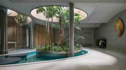 Courtyard in Link House