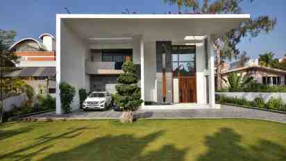House Exterior of House 835
