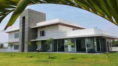 House Exterior of Linear House