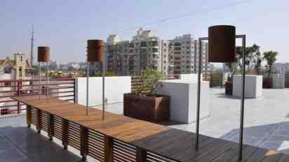 Rooftop in 2' x 2' terrace
