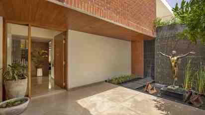 Courtyard in Maheshwari Residence