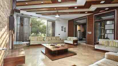 Living Room in Green Courtyard House