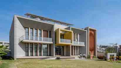 House Exterior of Vaikuntam villa video thumbnail